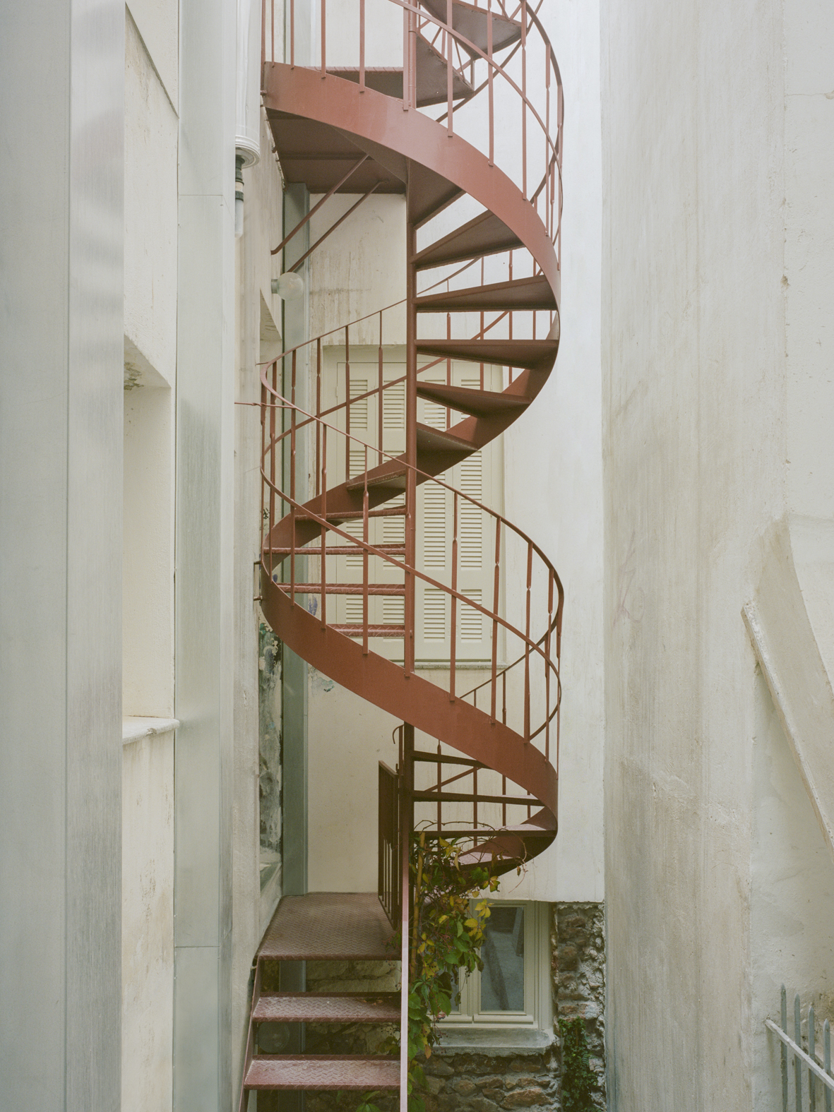 Athens-Apartment-For-Rent-Long-Term-Accommodation-Mithimnis-Courtyard-Apartment