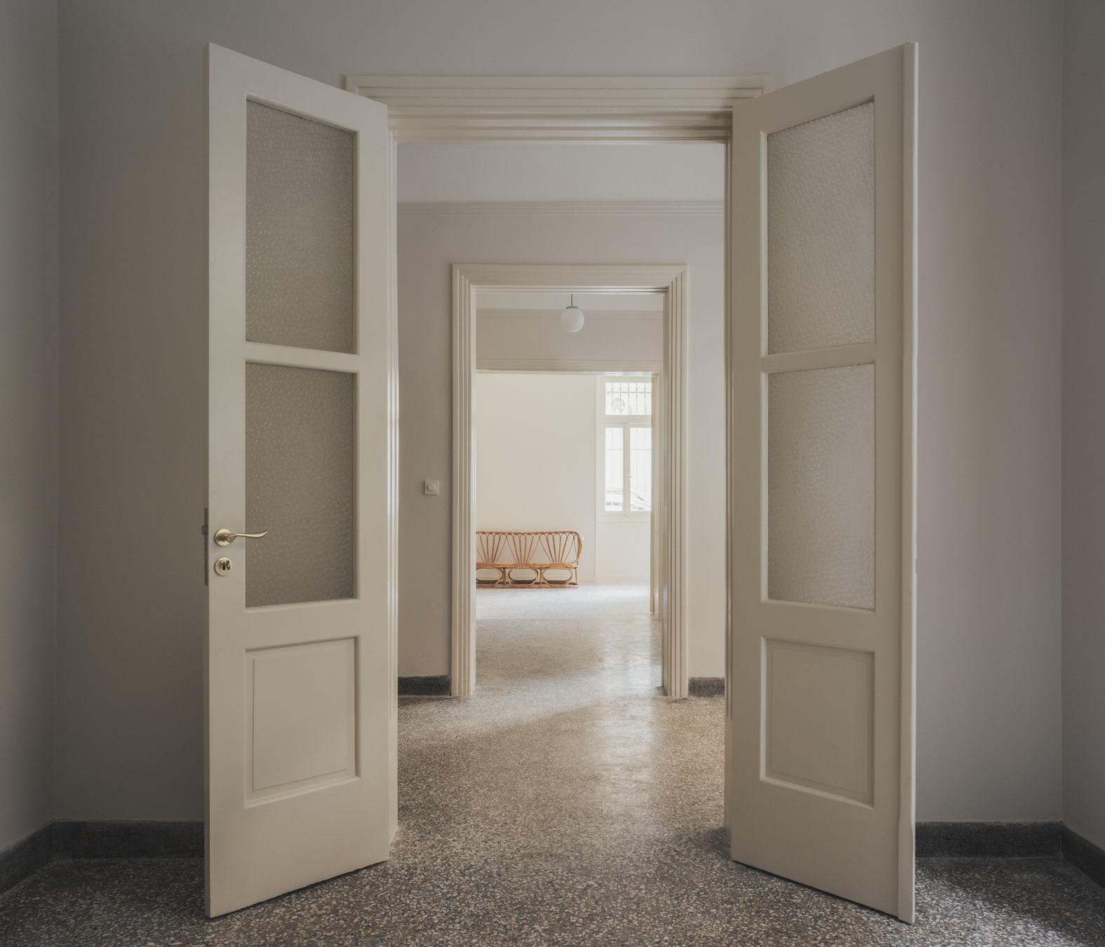 Athens-Apartment-For-Rent-Long-Term-Accommodation-Sikinou-Courtyard-Apartment