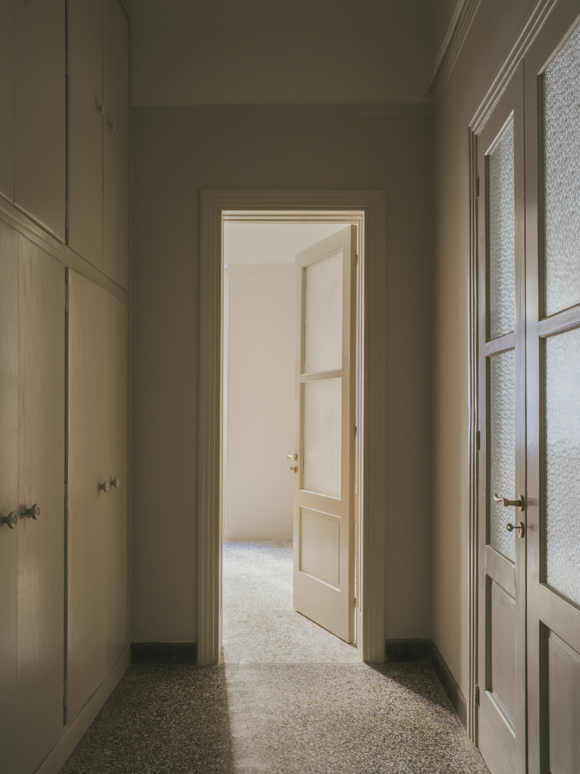 Athens-Apartment-For-Rent-Long-Term-Accommodation-Sikinou-Courtyard-Apartment