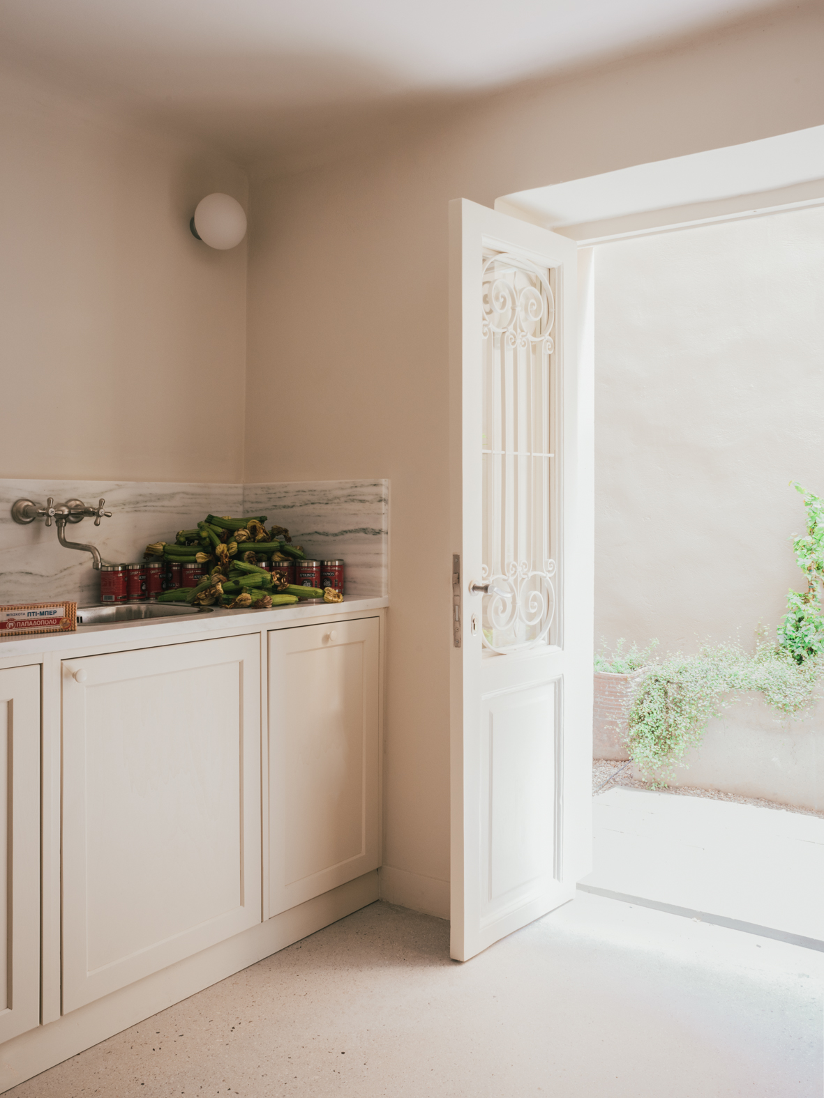 230628_MatrozouGardenApartment_LorenzoZandri-8
